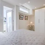 SERRENDY Renovated 1-bedroom apartment in a private estate