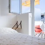 SERRENDY Renovated 1-bedroom apartment in a private estate