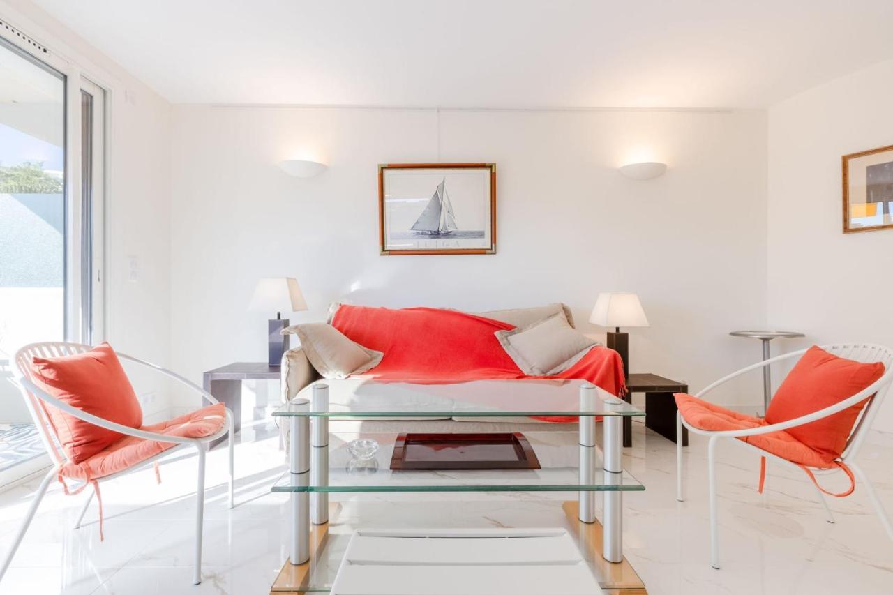 Serrendy Renovated 1-bedroom In A Private Estate Appartement *